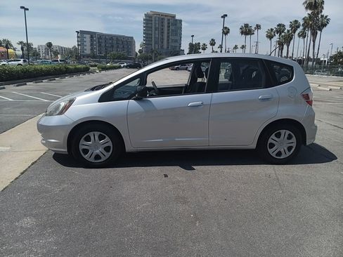 Used 2011 Honda Fit image 4