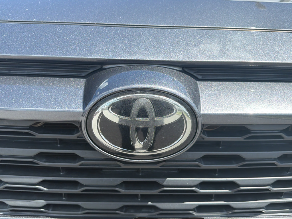 Used 2021 Toyota RAV4 LE AWD/4WD image 15