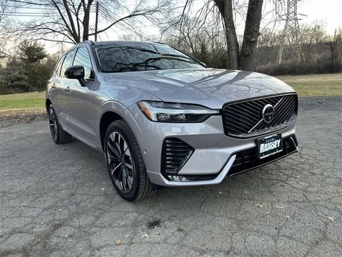 New 2026 Volvo XC60 B5 Plus w/ Protection Package Premier image 2