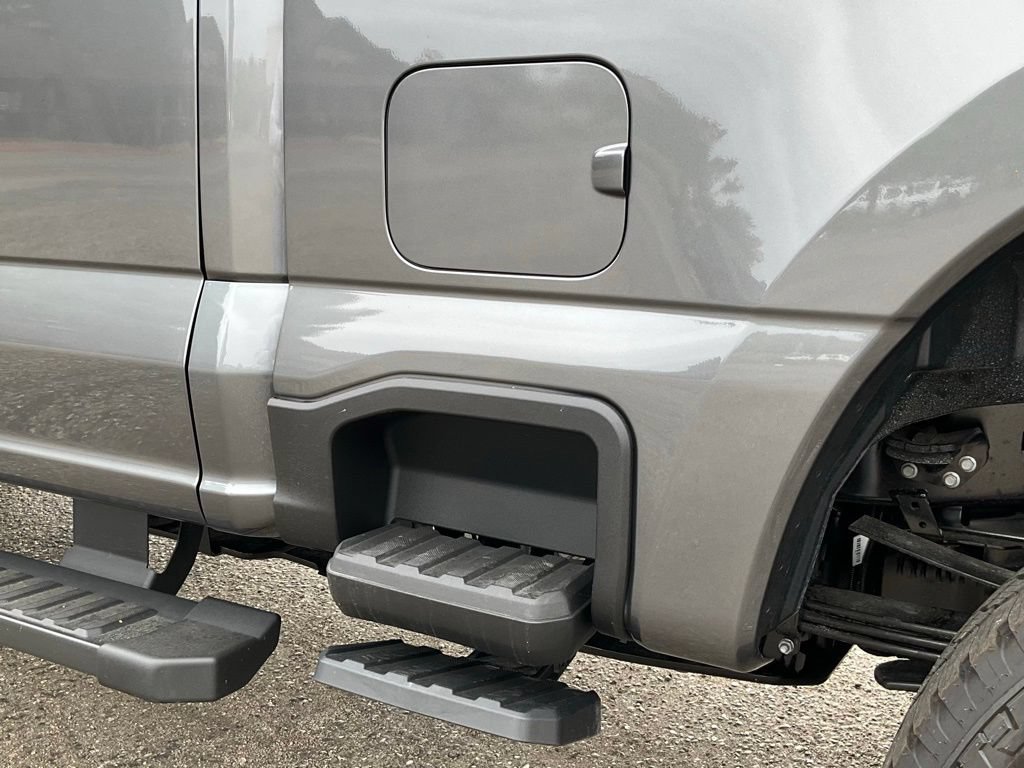 New 2026 Ford F250 Lariat w/ Black Appearance Package AWD/4WD image 17