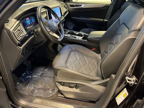 Certified 2024 Volkswagen Atlas Cross Sport SE image 7