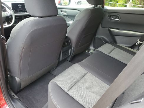 Certified 2025 Nissan Rogue SV AWD/4WD image 12