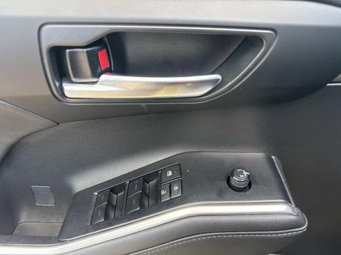 Used 2023 Toyota Highlander XSE FWD image 20
