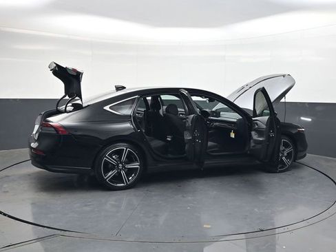 Used 2025 Honda Accord Sport image 35