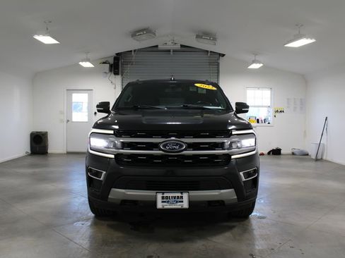 Used 2022 Ford Expedition Max Limited image 3