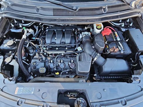 Used 2019 Ford Explorer XLT w/ Equipment Group 202A image 27