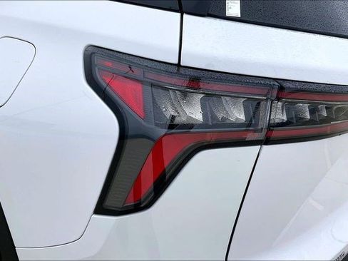 Used 2025 Chevrolet Equinox LT image 35