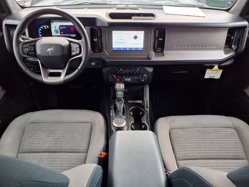 Used 2022 Ford Bronco Outer Banks image 9