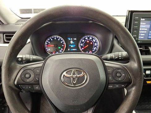 Used 2020 Toyota RAV4 XLE image 16