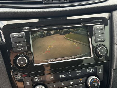 Used 2020 Nissan Rogue SV image 21