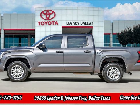 Used 2025 Toyota Tundra SR w/ SR Tow Package AWD/4WD image 5