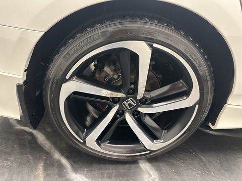 Used 2018 Honda Accord Sport image 29