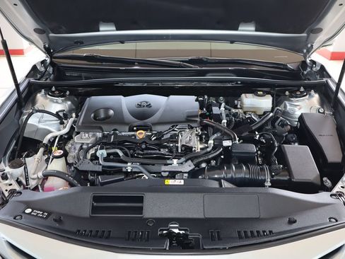 Used 2020 Toyota Camry SE w/ Sunroof Package FWD image 42