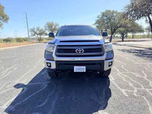 Used 2015 Toyota Tundra SR5 w/ SR5 Upgrade Package image 2