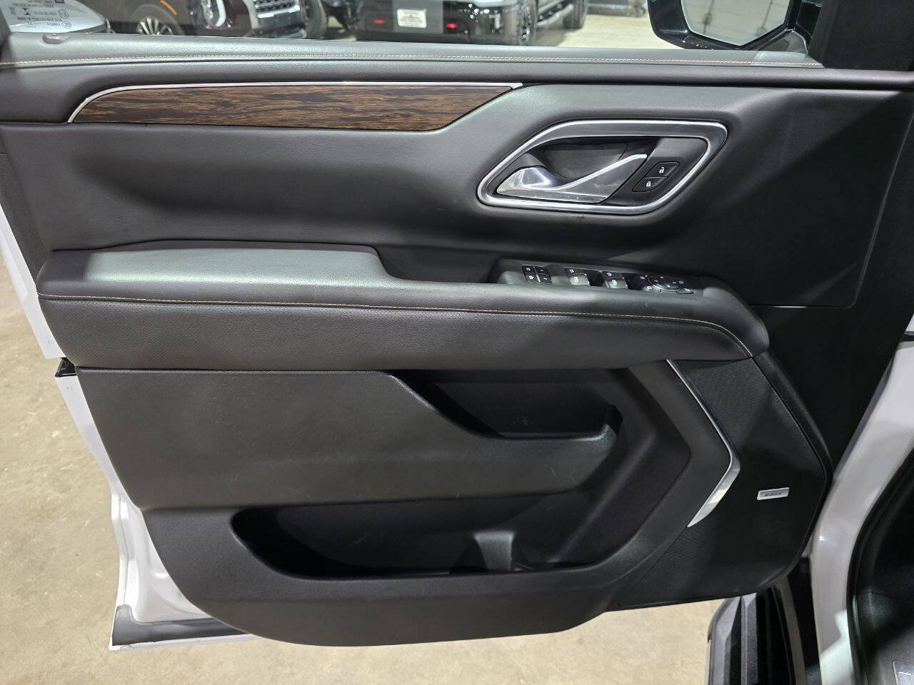Used 2021 Chevrolet Tahoe Premier AWD/4WD image 25