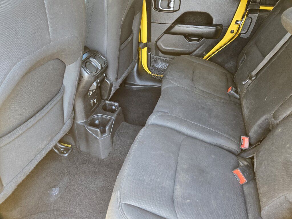 Used 2020 Jeep Wrangler Unlimited Sahara AWD/4WD image 10