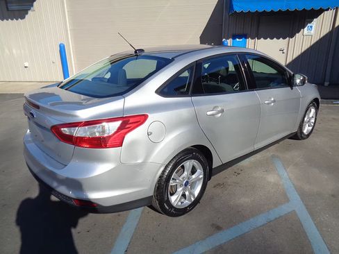 Used 2014 Ford Focus SE FWD image 4