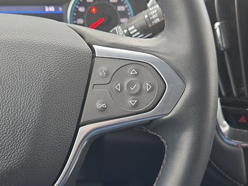 Used 2023 Chevrolet Traverse LT image 28
