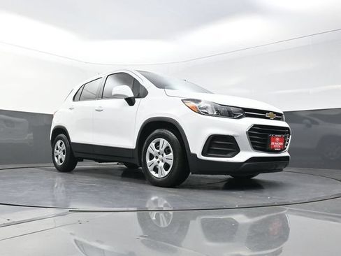 Used 2018 Chevrolet Trax LS FWD image 31