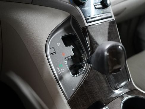 Used 2013 Toyota Venza LE FWD image 17