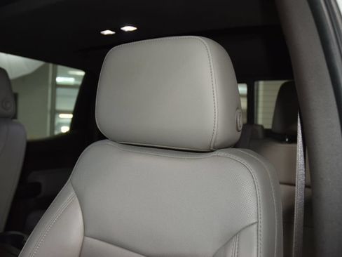 Used 2019 Chevrolet Silverado 1500 LTZ w/ LTZ Premium Package AWD/4WD image 45