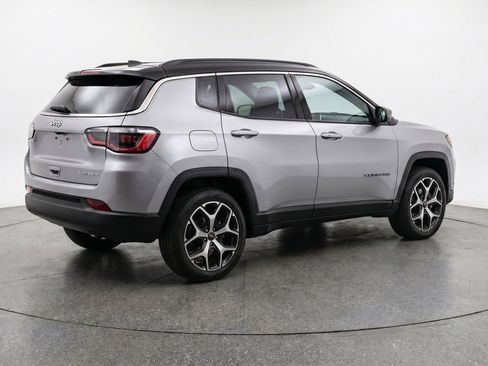 Used 2025 Jeep Compass Limited AWD/4WD image 9