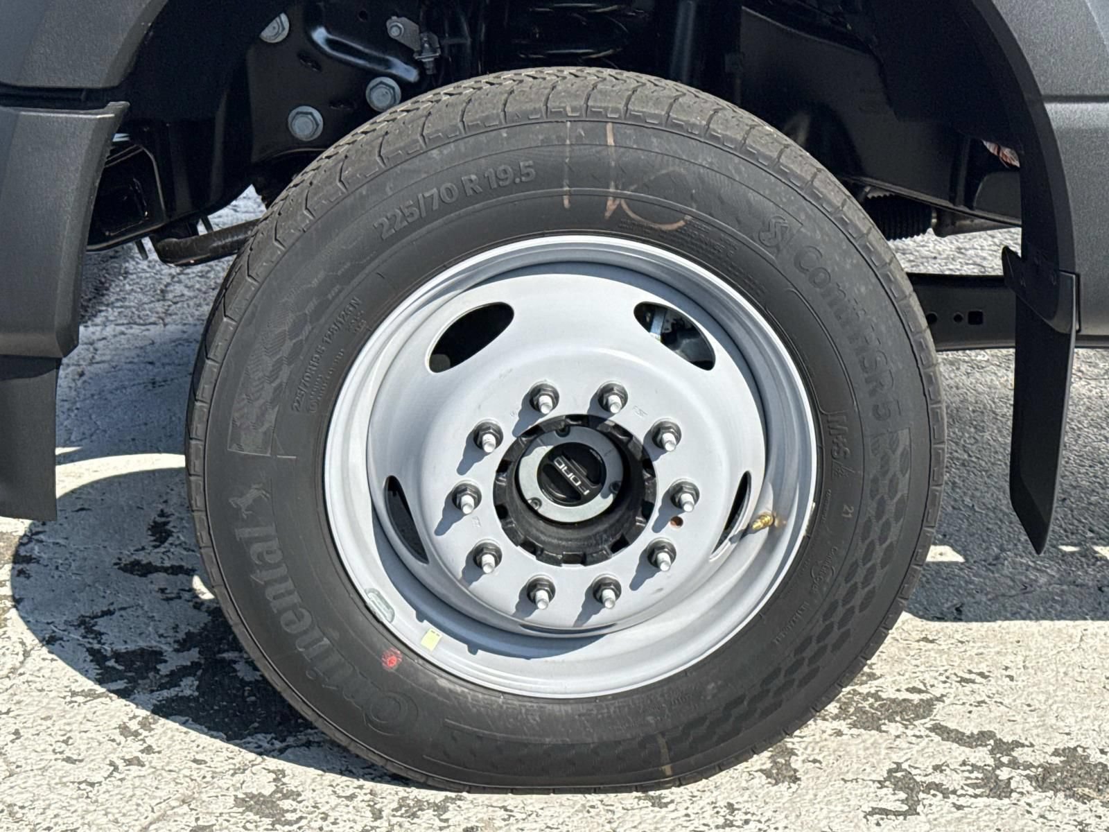 New 2026 Ford F550 4x4 Crew Cab Super Duty image 9