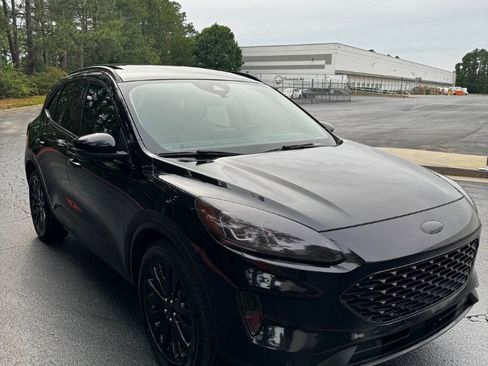 Used 2020 Ford Escape Titanium AWD/4WD image 3
