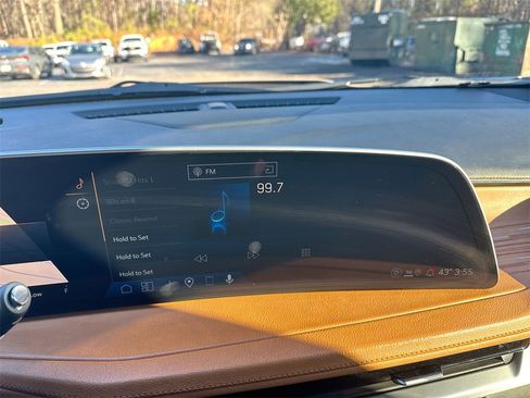 Used 2025 Cadillac XT4 Sport image 25