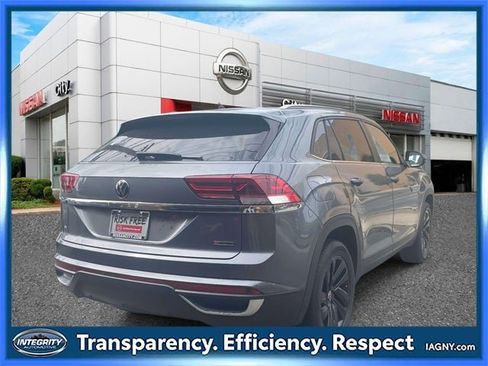 Used 2022 Volkswagen Atlas Cross Sport SE image 6