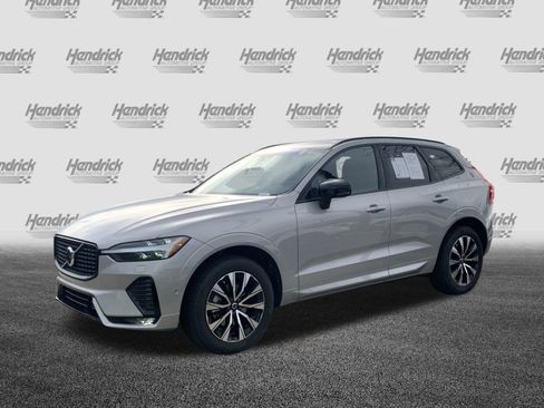 Used 2025 Volvo XC60 B5 Plus image 5