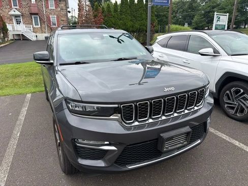 Used 2025 Jeep Grand Cherokee Limited AWD/4WD image 17