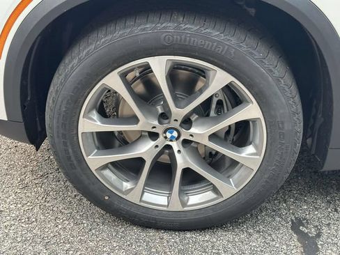 New 2026 BMW X5 xDrive40i w/ Premium Package AWD/4WD image 7