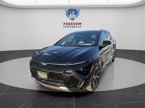 Used 2025 Chevrolet Equinox EV LT image 1