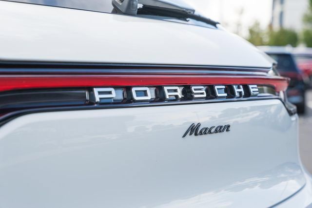 Used 2021 Porsche Macan AWD/4WD image 8