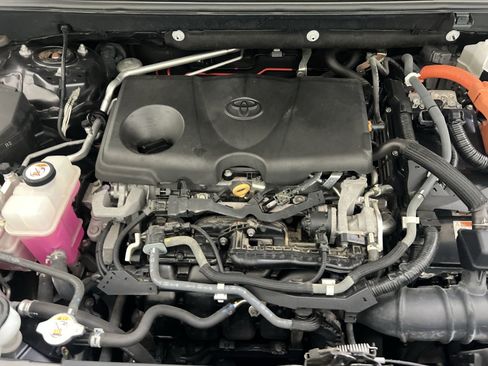 Used 2021 Toyota RAV4 XLE Premium AWD/4WD image 27