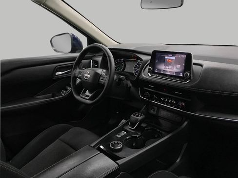 Certified 2025 Nissan Rogue SV image 19