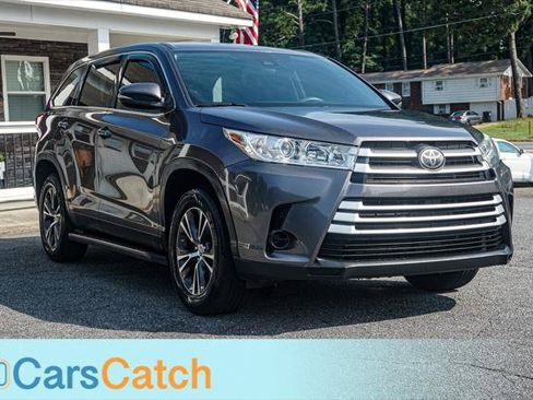 Used 2019 Toyota Highlander LE FWD image 10