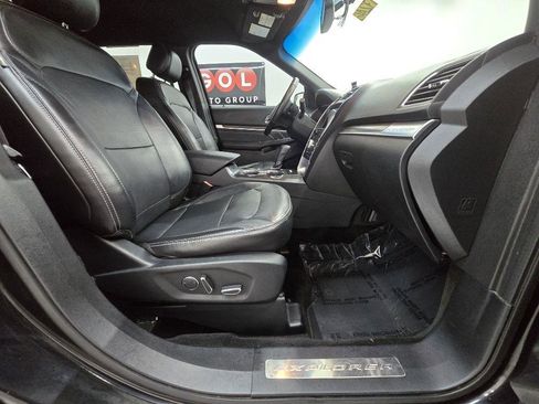 Used 2017 Ford Explorer Limited FWD image 21
