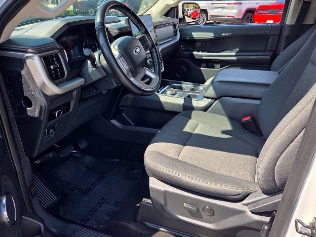 Used 2024 Ford Expedition XLT RWD image 16