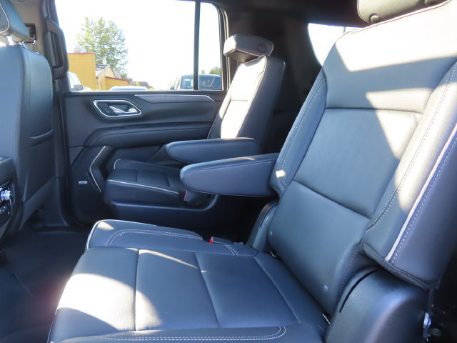 Used 2024 GMC Yukon XL SLT w/ SLT Luxury Package AWD/4WD image 43