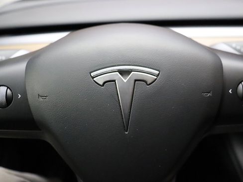 Used 2023 Tesla Model 3 Standard Range image 45