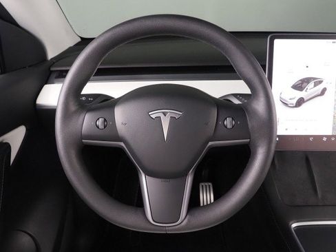 Used 2022 Tesla Model Y Performance image 18