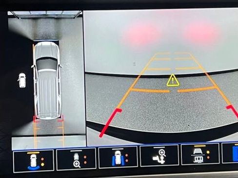 Used 2022 GMC Yukon XL Denali image 35