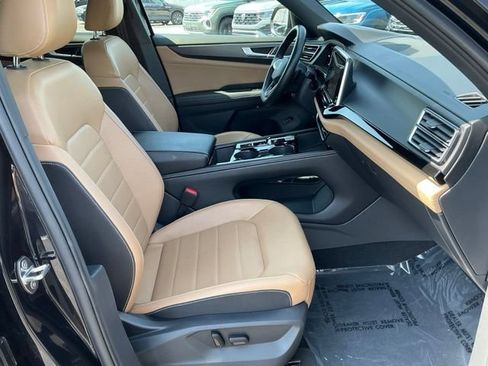 Certified 2026 Volkswagen Atlas Cross Sport SEL R-Line AWD/4WD image 23