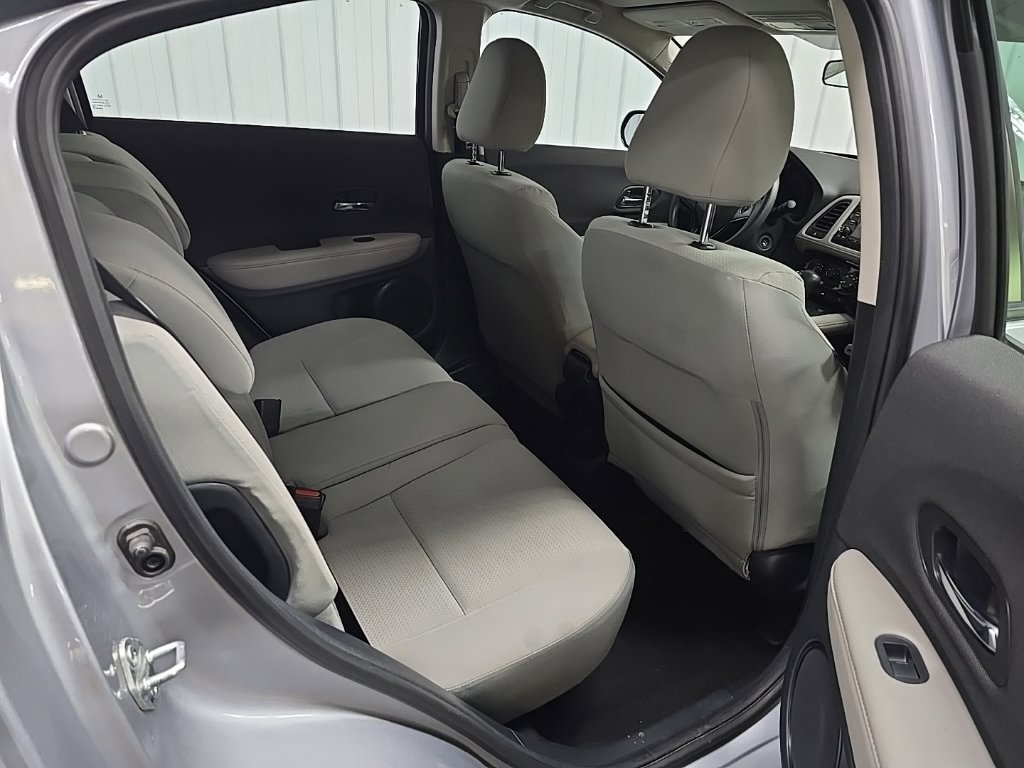 Used 2022 Honda HR-V LX image 17