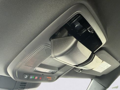 Used 2025 GMC Acadia Elevation AWD/4WD image 33