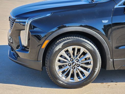 Certified 2024 Cadillac XT4 Premium Luxury image 8