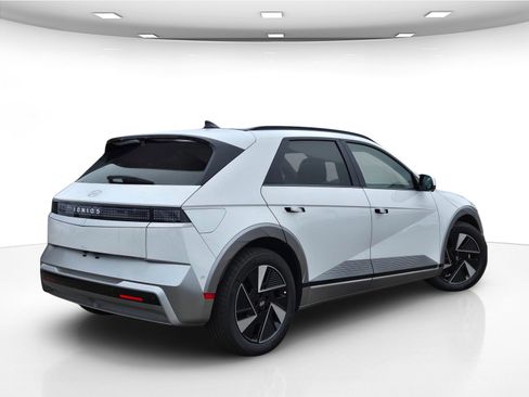 New 2026 Hyundai Ioniq 5 Limited image 8
