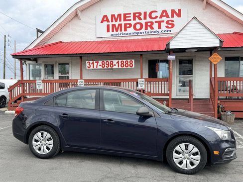 Used 2015 Chevrolet Cruze LS image 1